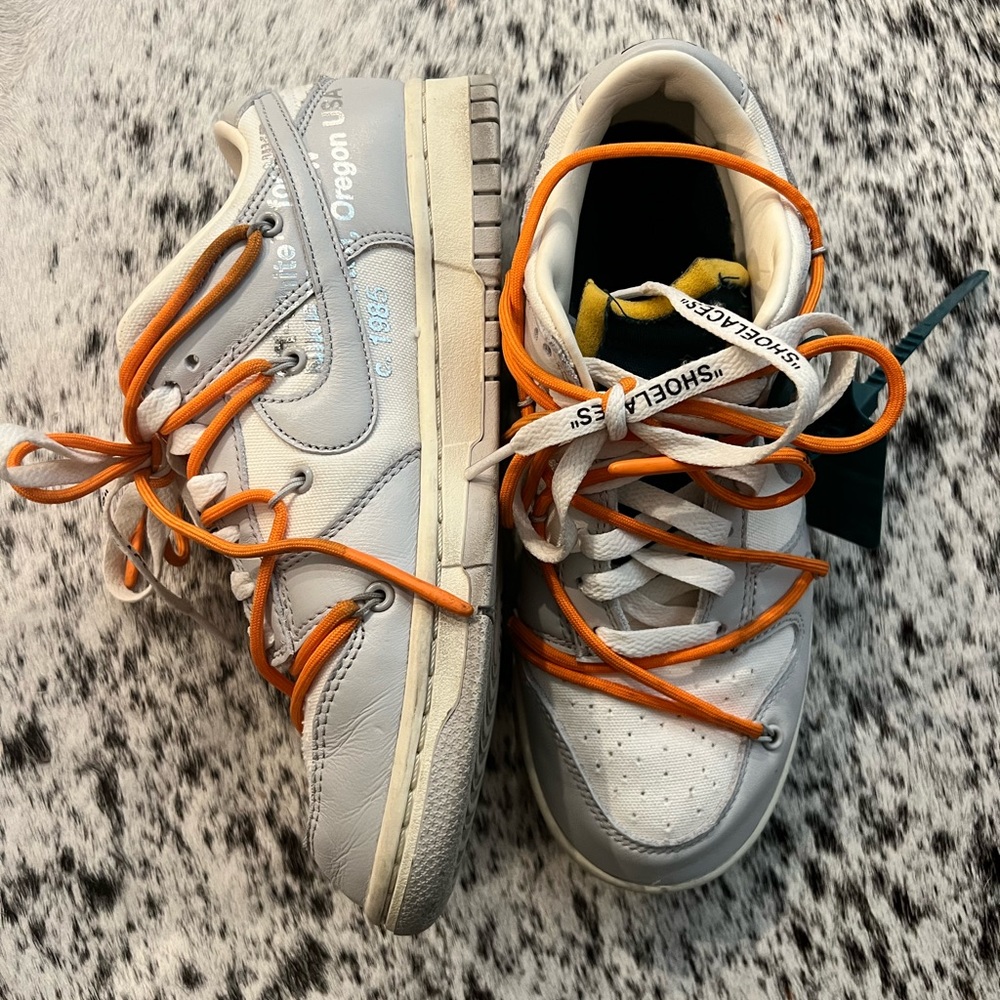 Off-White Nike Dunks Lot 44